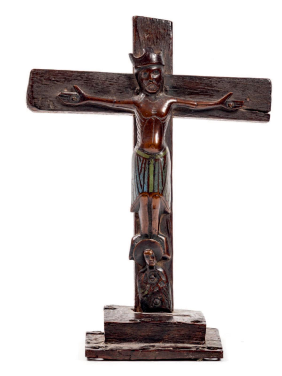 Crucifix avec Christ d’applique